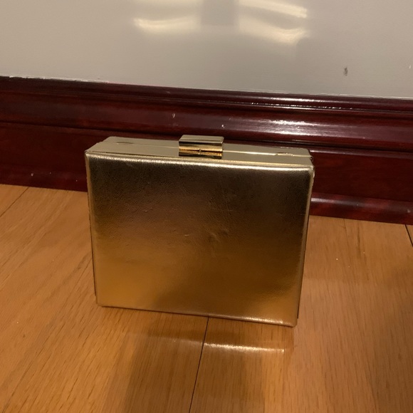 Aldo clutch with gold strap! - Picture 2 of 6